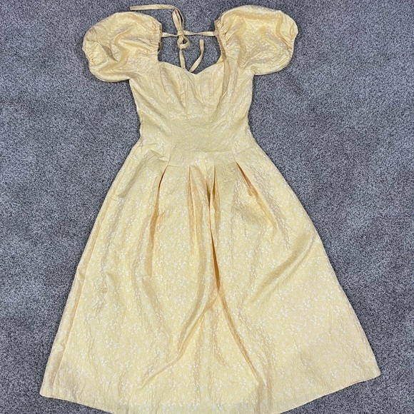 B.Right SHINE SO BRIGHT YELLOW FLORAL JACQUARD PUFF SLEEVE MIDI DRESS Size Small - Picture 6 of 16